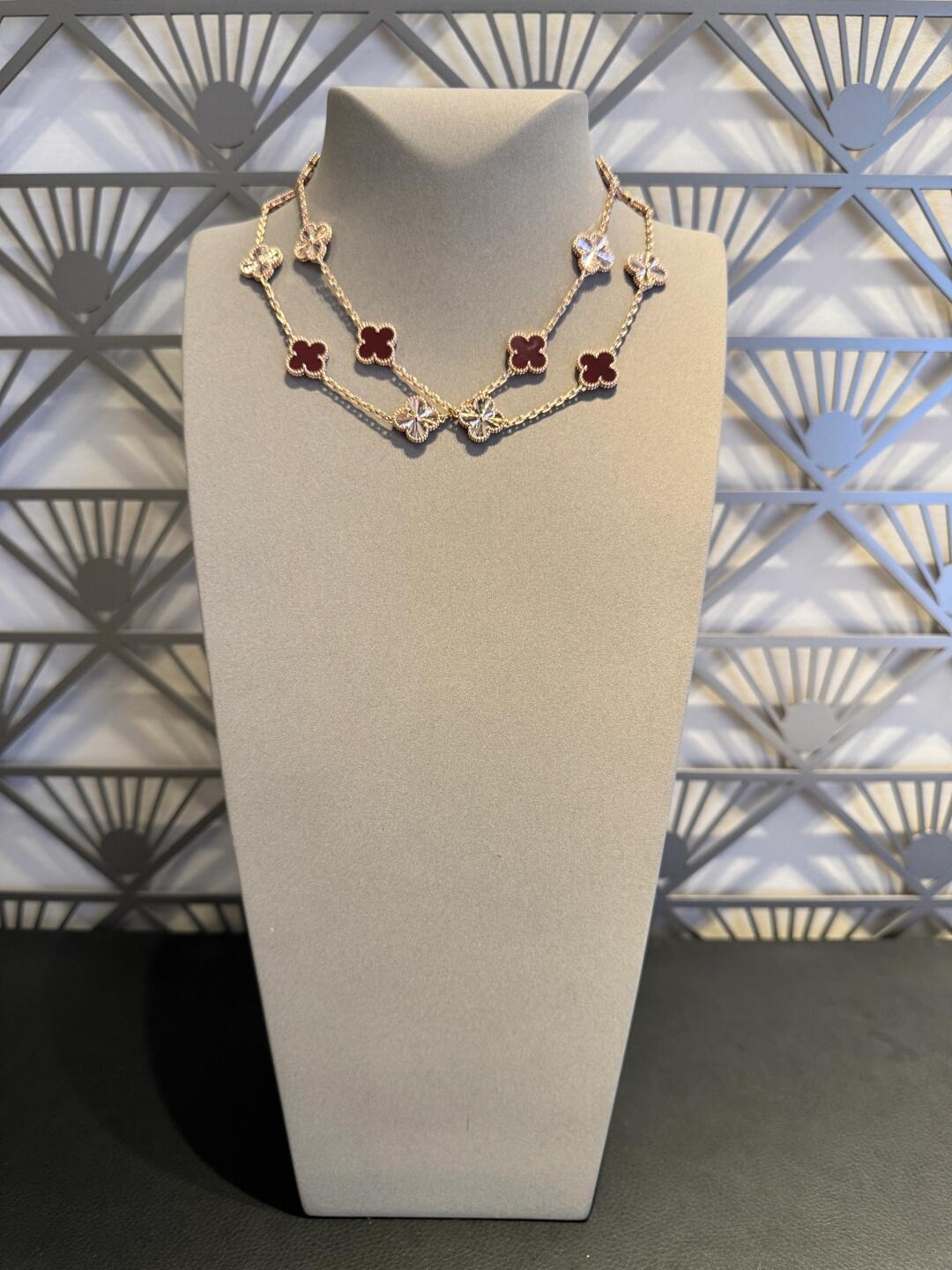 [Clover]CLOVER 20 MOTIFS LASER CARNELIAN NECKLACE