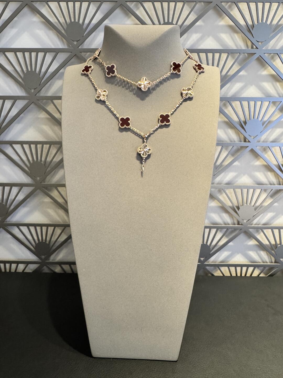 [Clover]CLOVER 20 MOTIFS LASER CARNELIAN NECKLACE