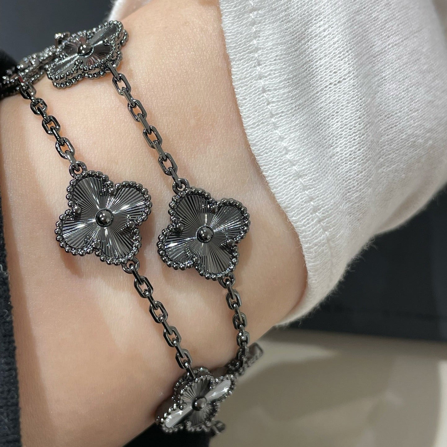[Clover]CLOVER 5 MOTIF BLACK BRACELET