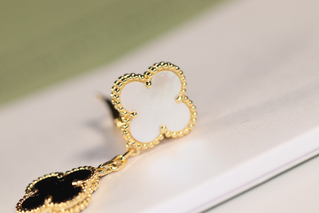 [Clover]CLOVER EARRINGS GOLD ONYX MOP 3 MOTIF
