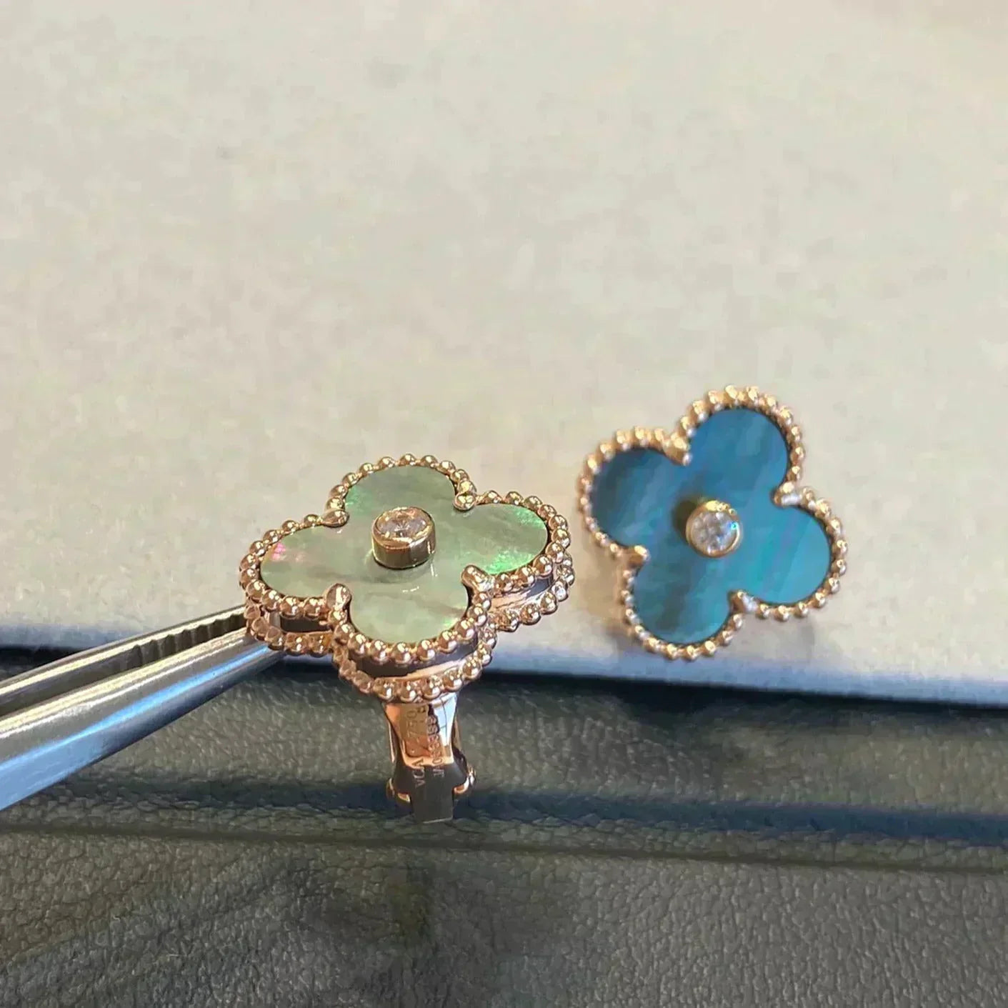 [Clover]CLOVER MEDIUM 1 MOTIFS GRAY MOP  DIAMOND EARRINGS