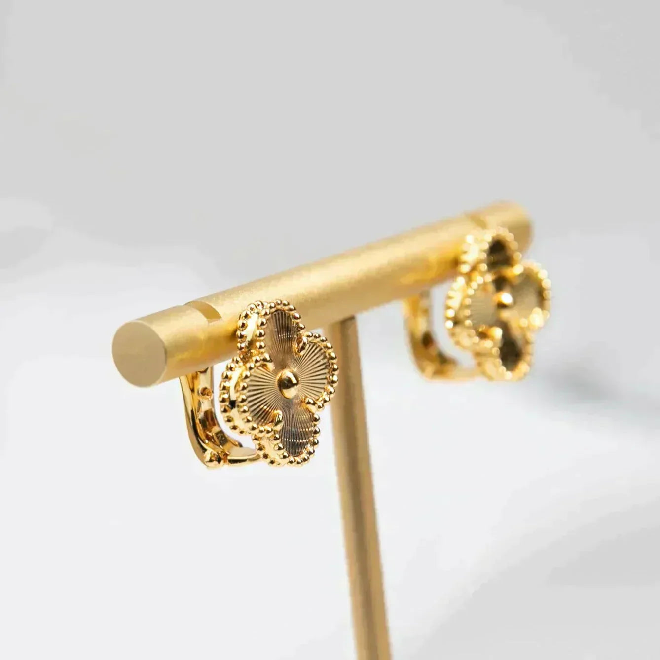 [Clover]CLOVER MEDIUM 1 MOTIFS LASER EARRINGS