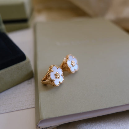 [Clover]LUCKY PINK GOLD WHITE MOP EARRINGS