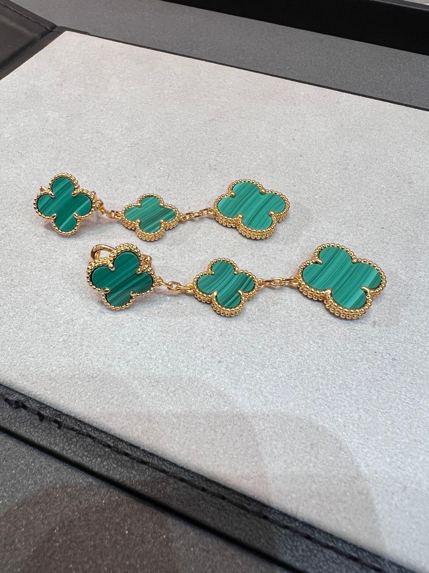 [Clover]CLOVER MALACHITE 3 MOTIFS GOLD
