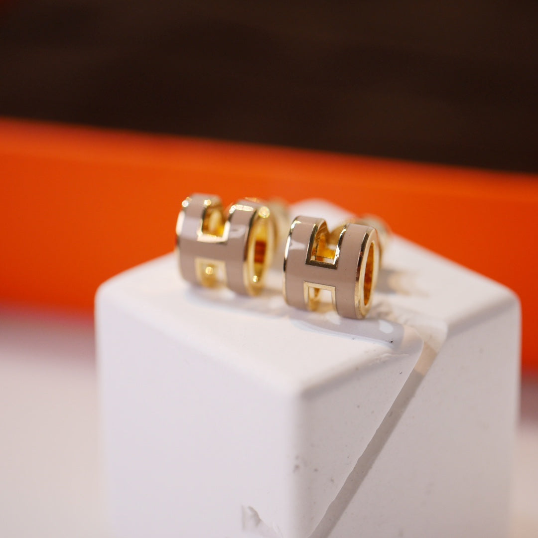 [Clover]MINI POP H GOLD EARRINGS GREY