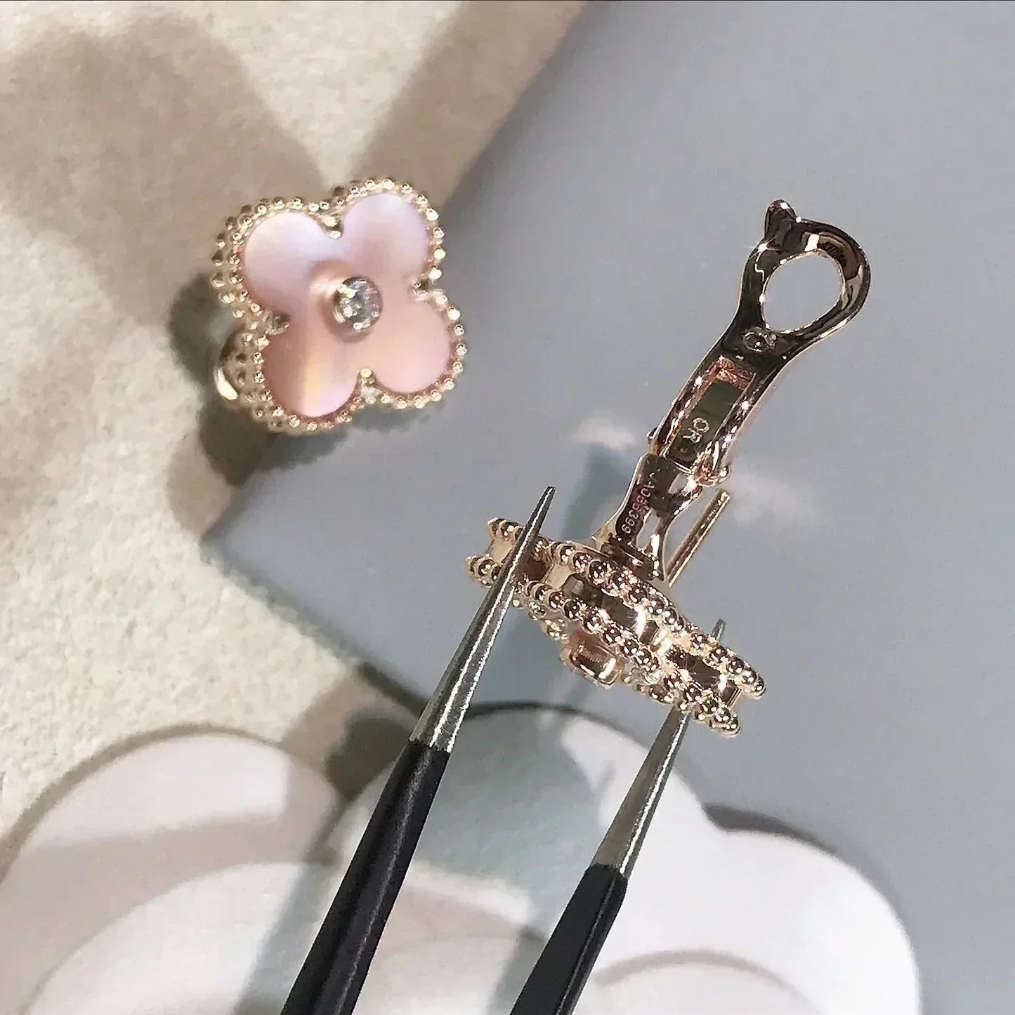 [Clover]CLOVER MEDIUM 1 MOTIFS  PINK MOP DIAMOND EARRINGS