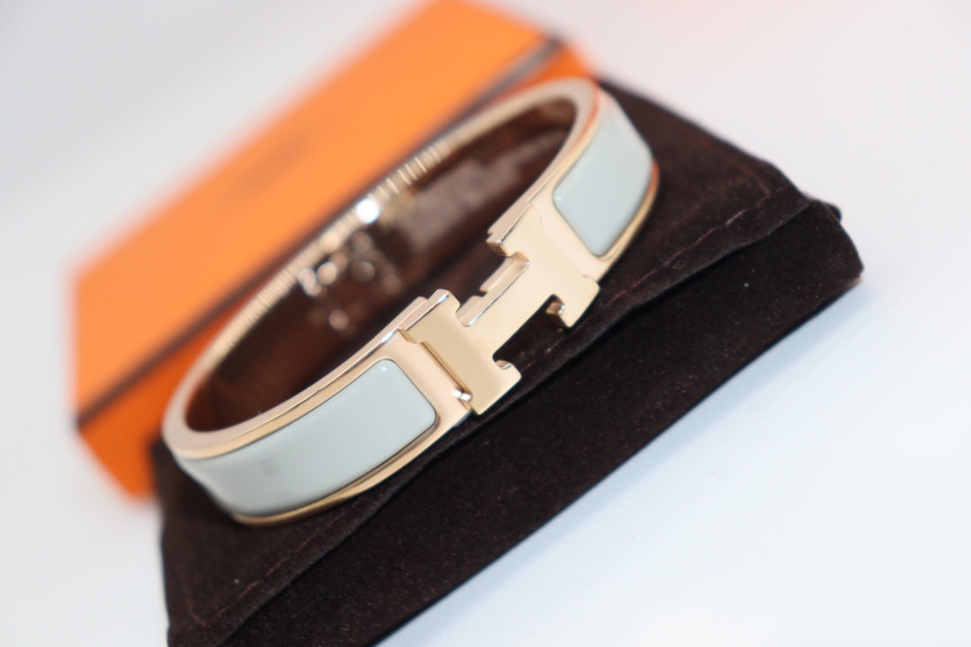 [Clover]H LIGHT BLUE BRACELET