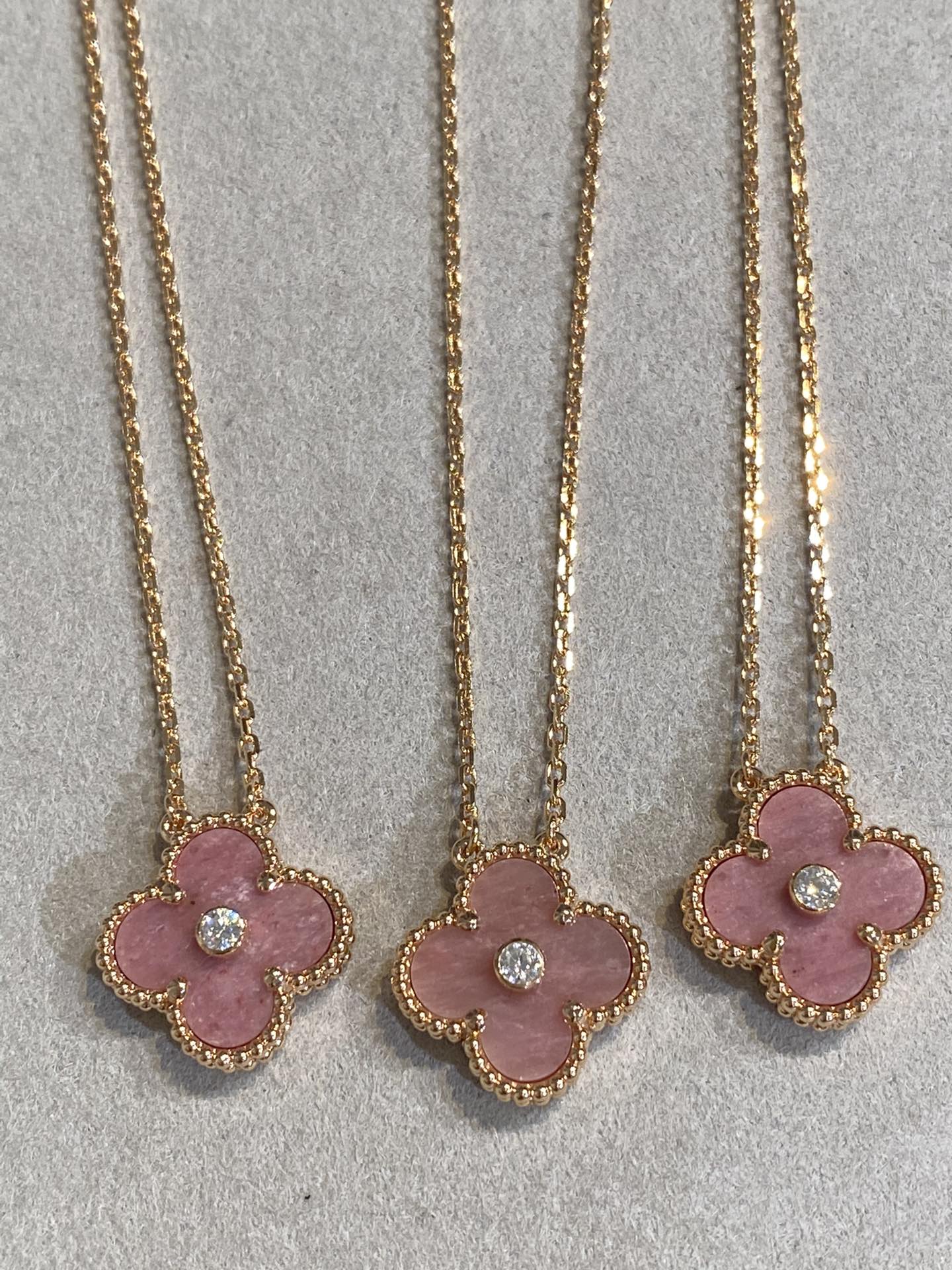 [Clover]CLOVER 15MM DIAMOND RHODONITE NECKLACE