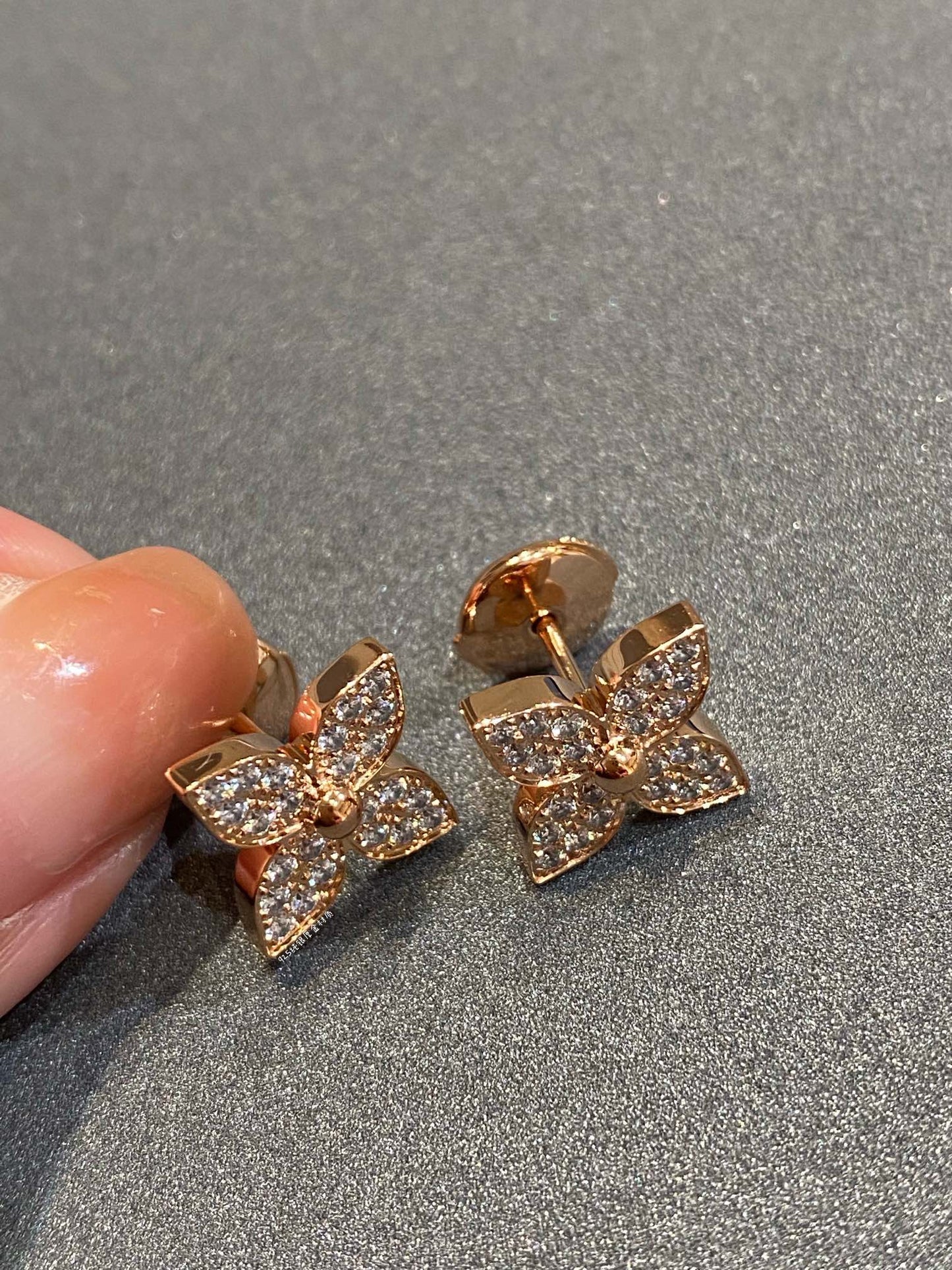 [Clover]STAR DIAMOND EARRINGS
