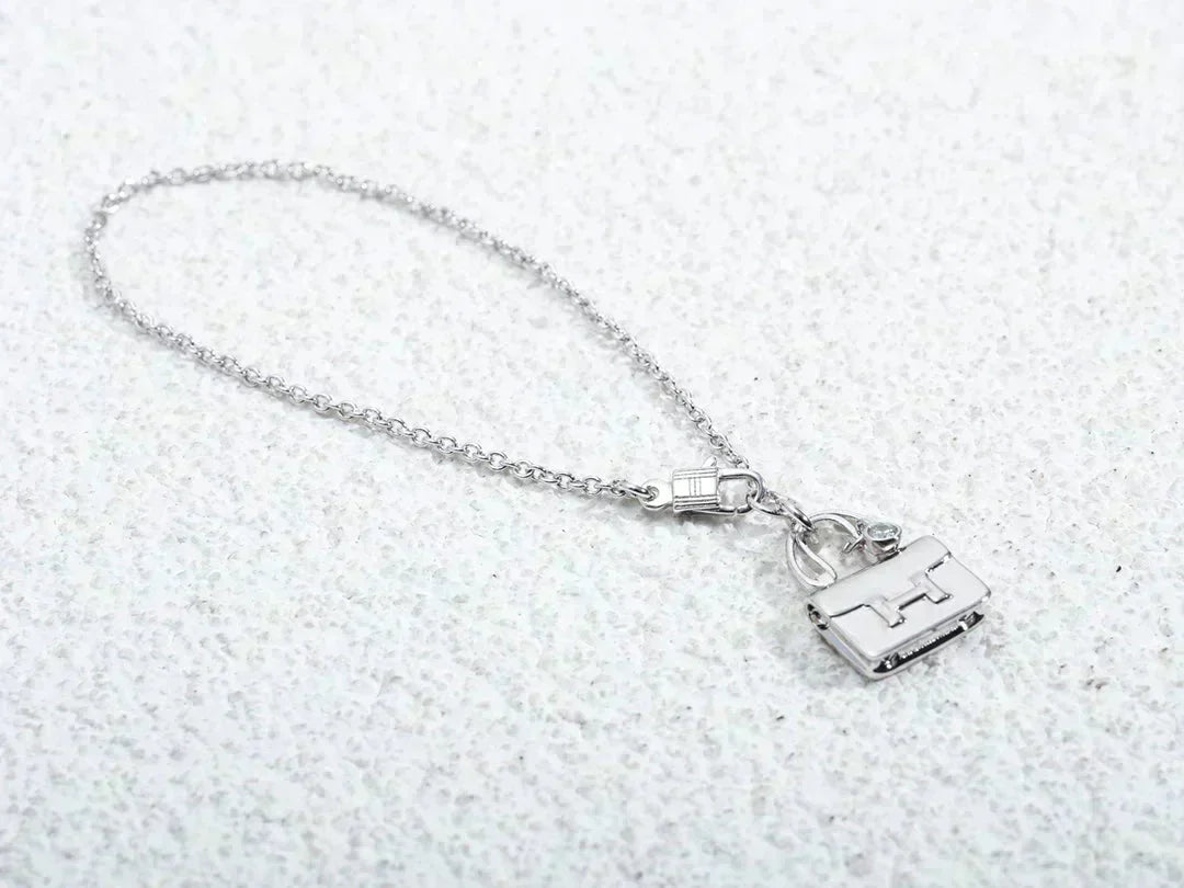 [Clover]AMULETTE PEDANT SILVER NECKLACE