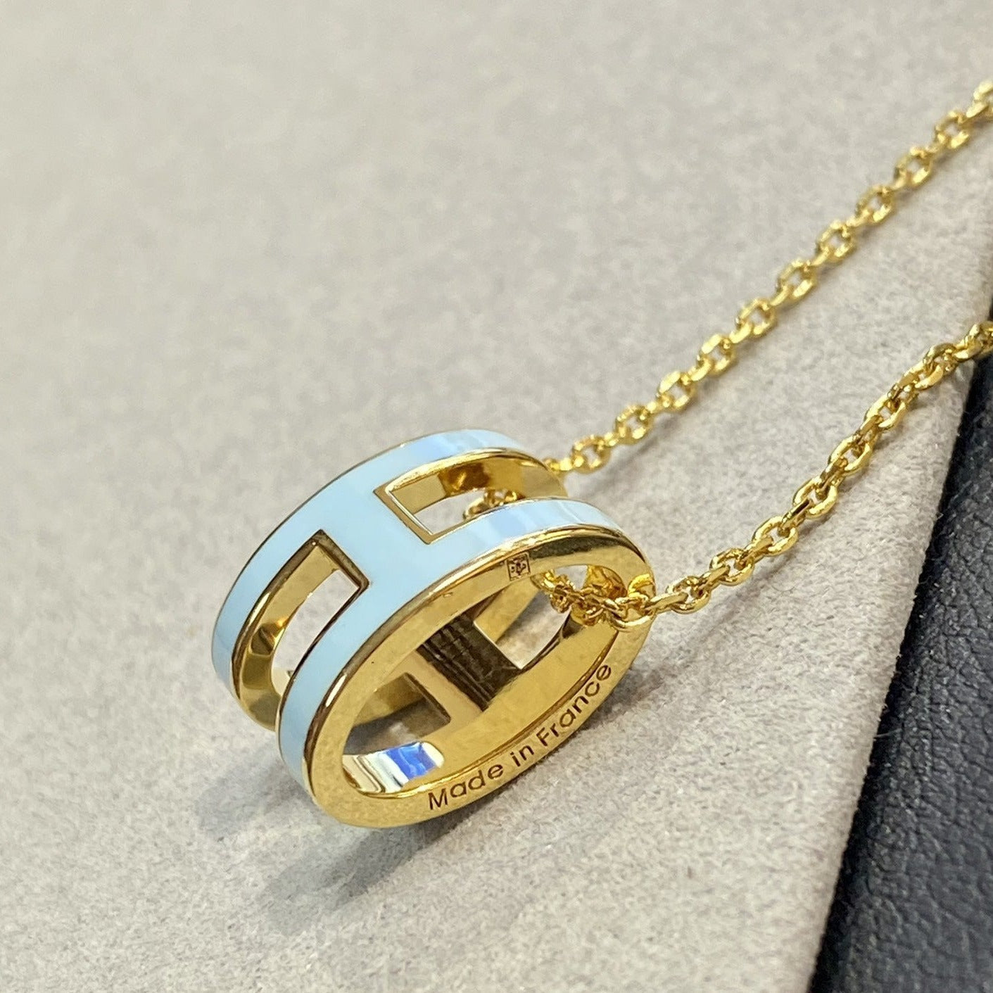 [Clover]POP H LIGHT BLUE NECKLACE