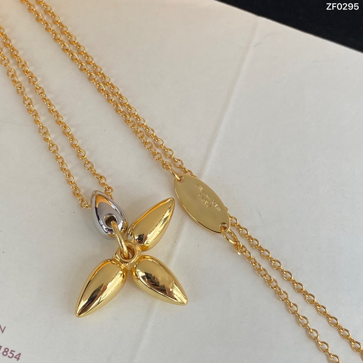 [Clover]LOUISETTE PEDANT GOLD NECKLACE