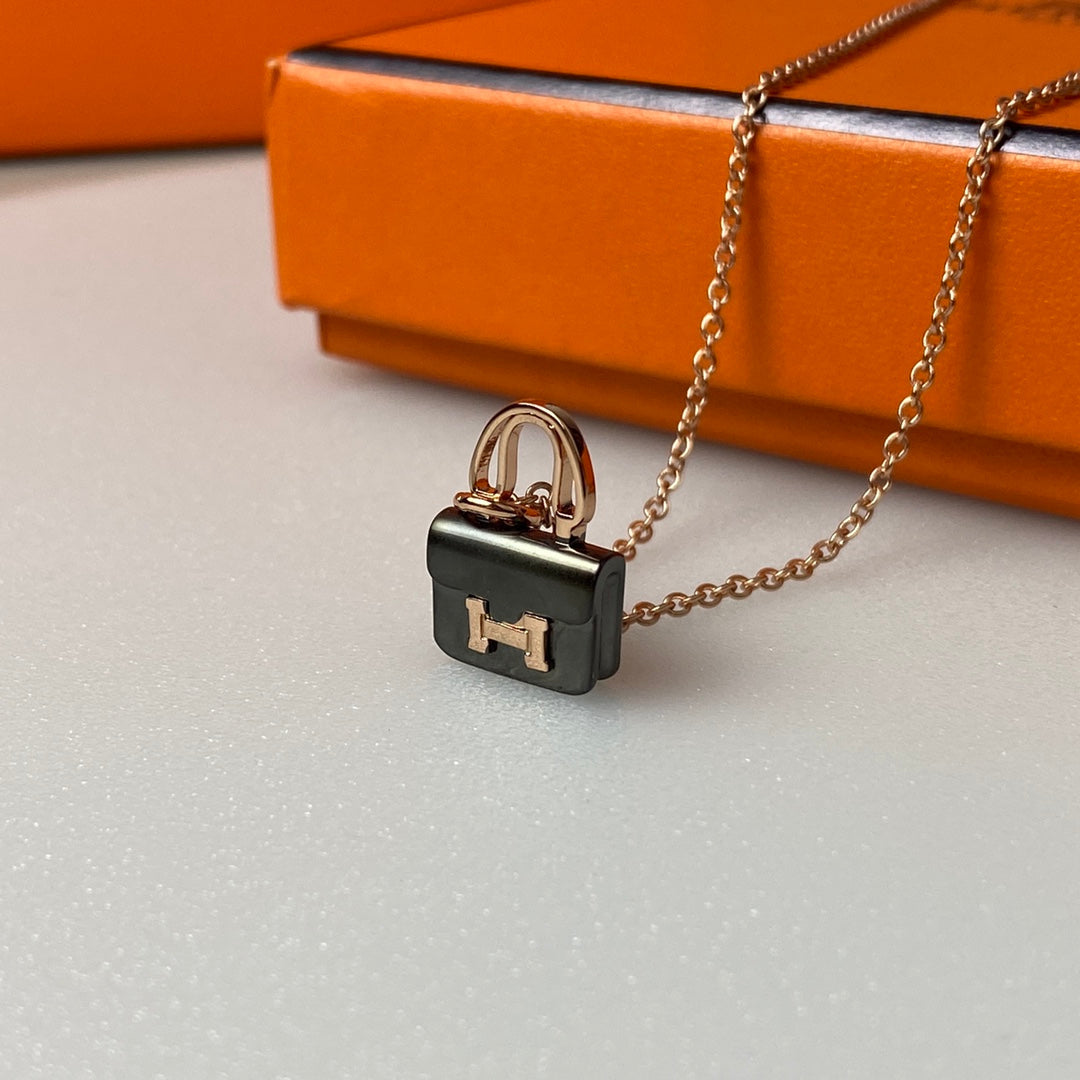 [Clover]CONSTANCE BLACK PEDANT PINK GOLD NECKLACE