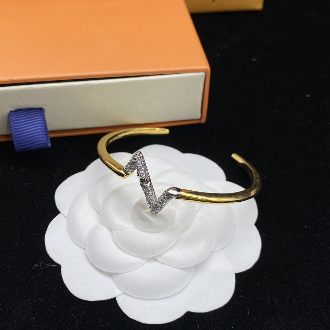 [Clover]VOLTE UPSITE DOWN DIAMOND GOLD OPEN BRACELET