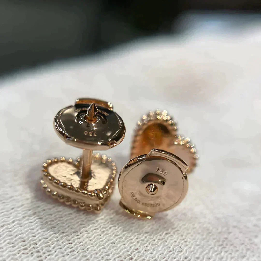 [Clover]HEART CARNELIAN STUD EARRINGS