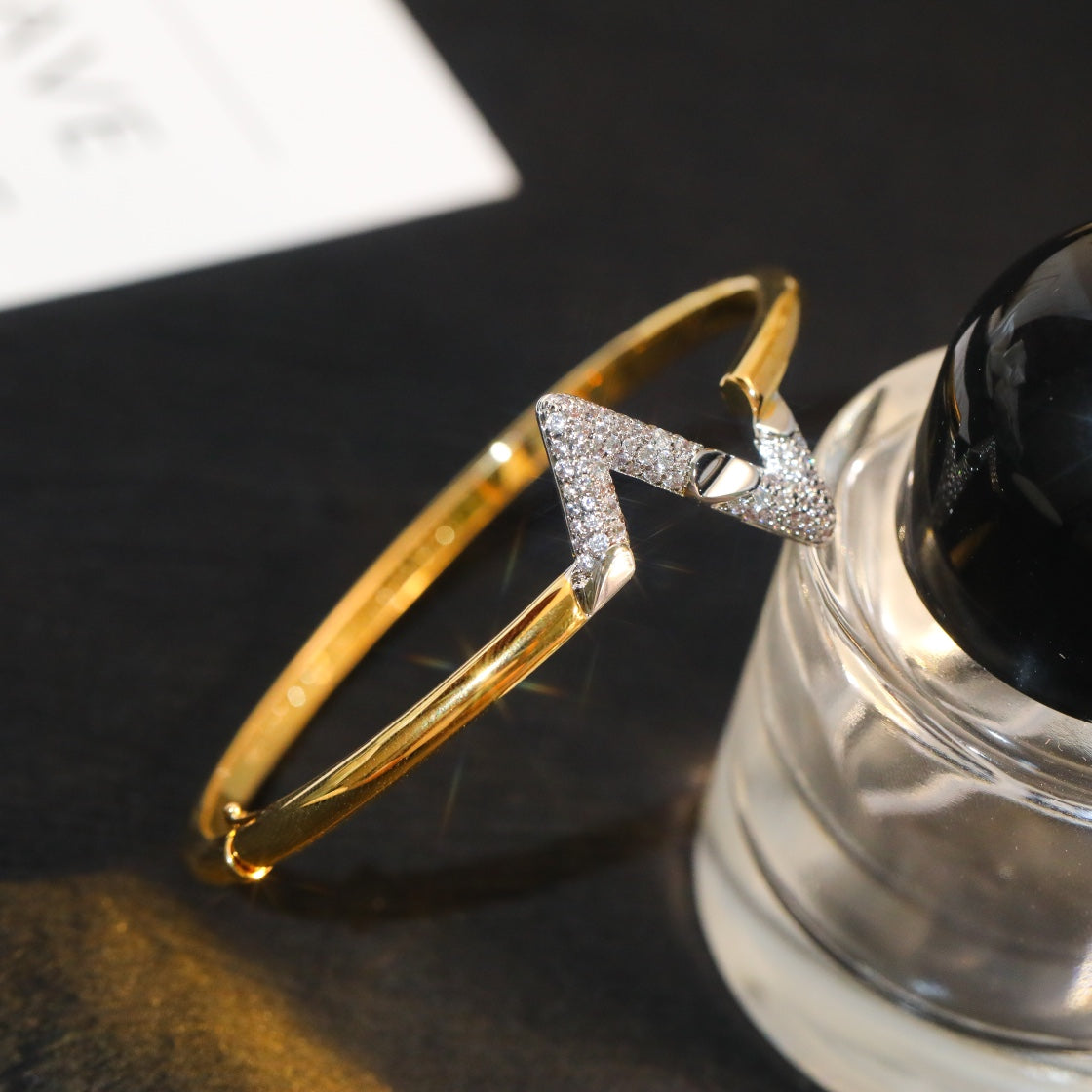 [Clover]VOLTE UPSITE DOWN GOLD DIAMOND BRACELET
