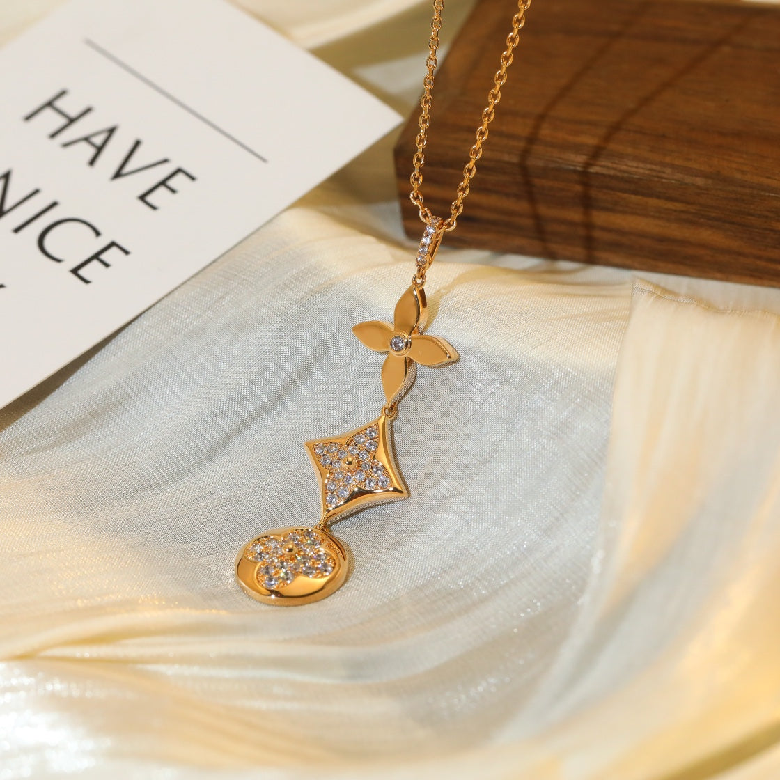 [Clover]STAR AND SUN DIAMOND PINK GOLD NECKLACE