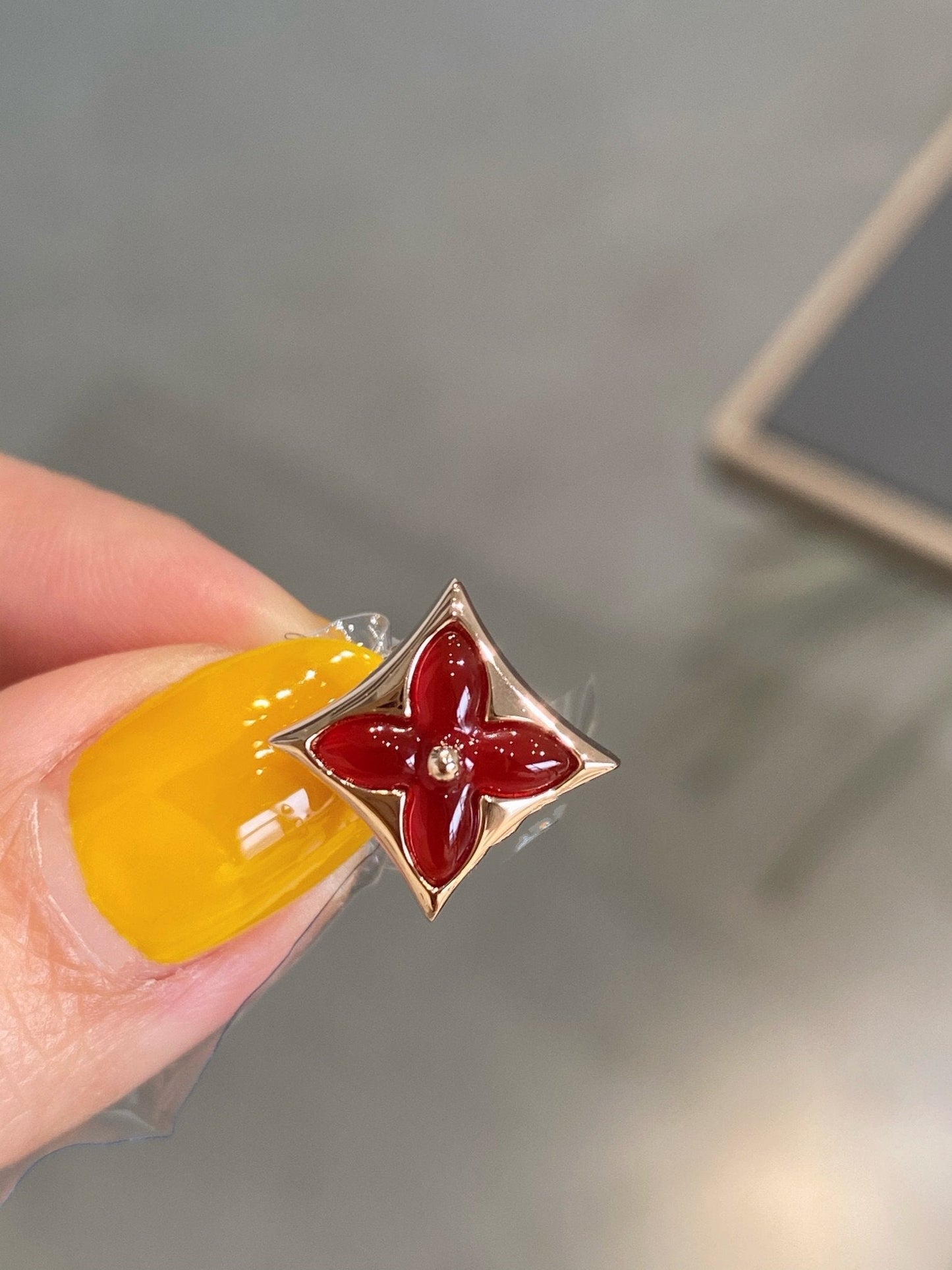 [Clover]STAR AND SUN PINK GOLD CARNELIAN STUD EARRINGS