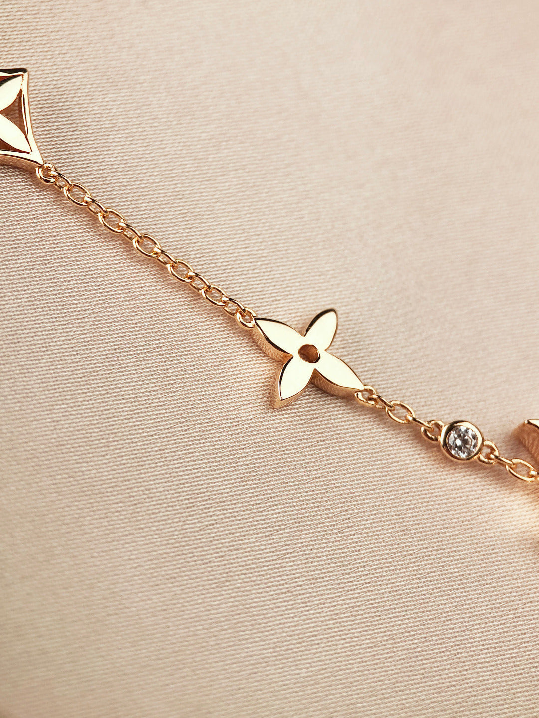[Clover]STAR AND SUN 7 MOTIFS GOLD BRACELET