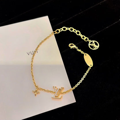 [Clover]LOGO STAR MOTIF GOLD BRACELET