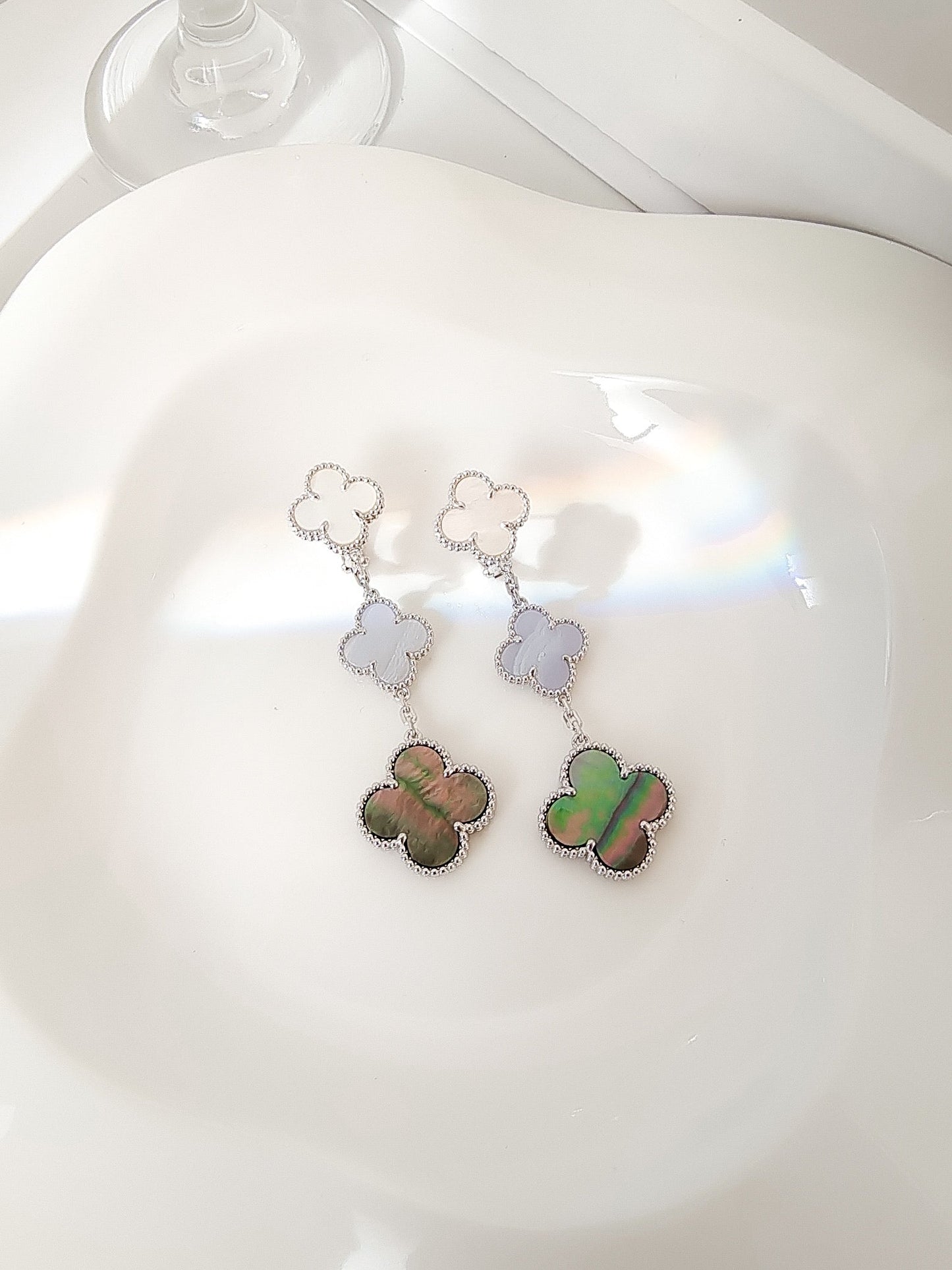 [Clover]CLOVER 3 MOTIFS CHALCEDONY DARK MOP SILVER EARRINGS