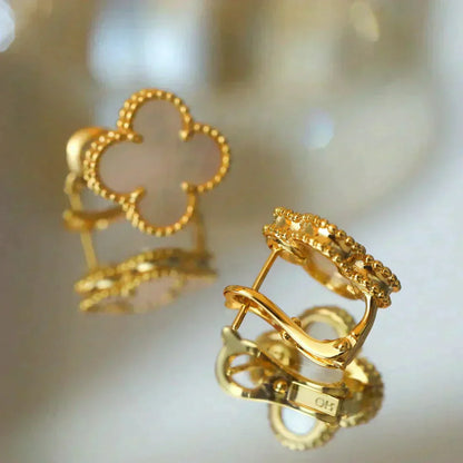 [Clover]CLOVER MEDIUM 1 MOTIFS  WHITE MOP STUD EARRINGS