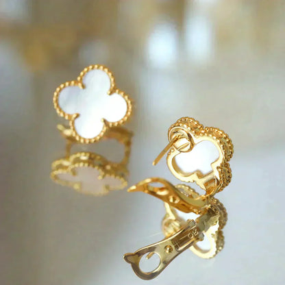 [Clover]CLOVER MEDIUM 1 MOTIFS  WHITE MOP STUD EARRINGS