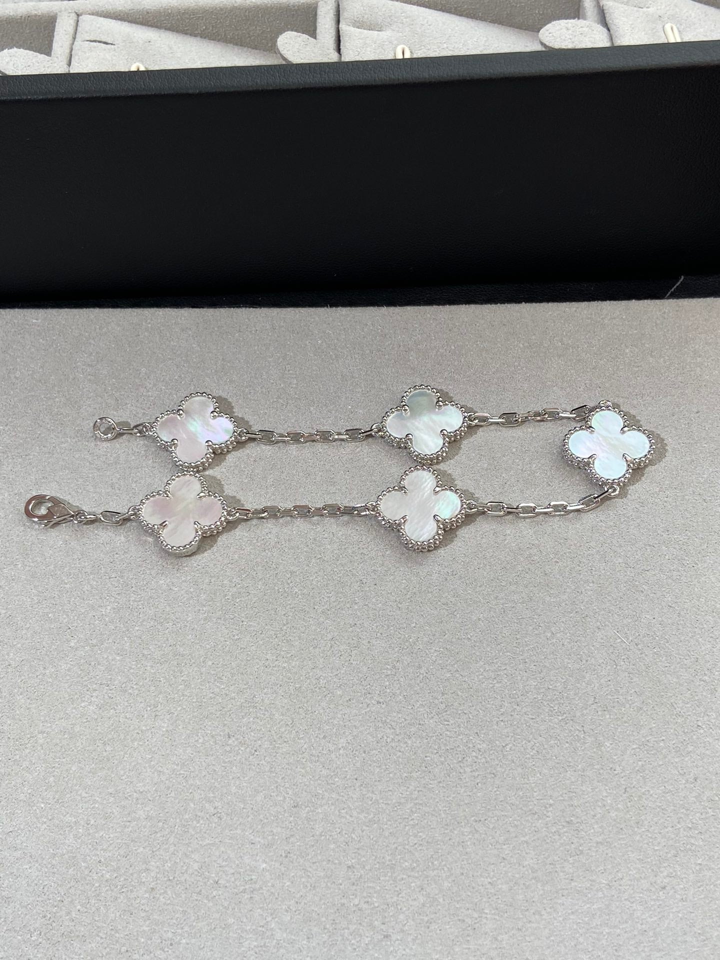 [Clover]CLOVER SILVER MOP 5 MOTIF BRACELET