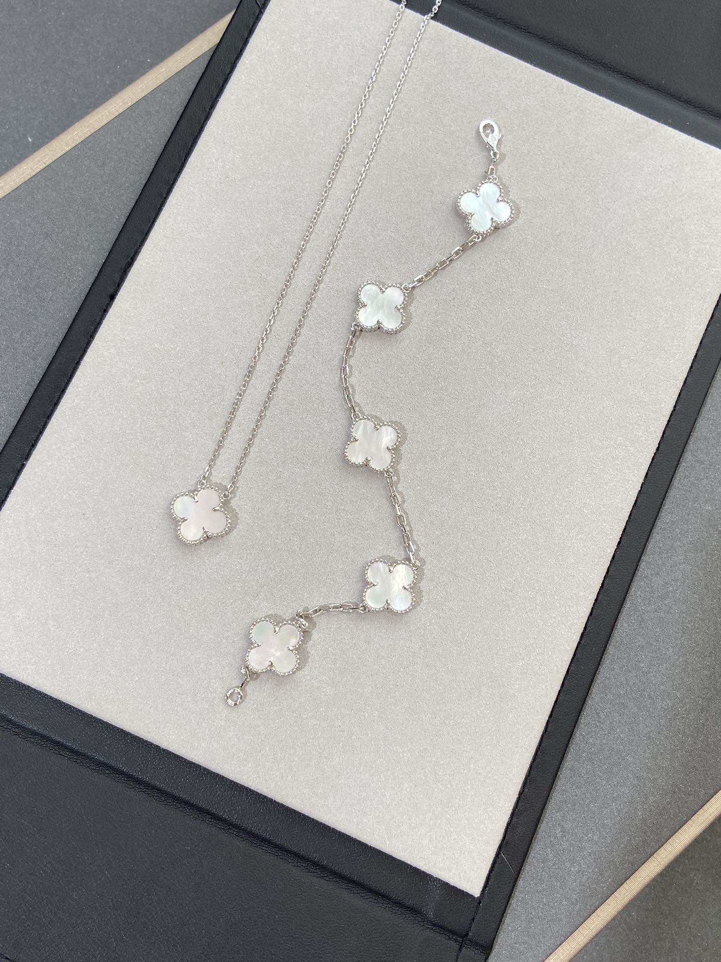 [Clover]CLOVER SILVER MOP 5 MOTIF BRACELET