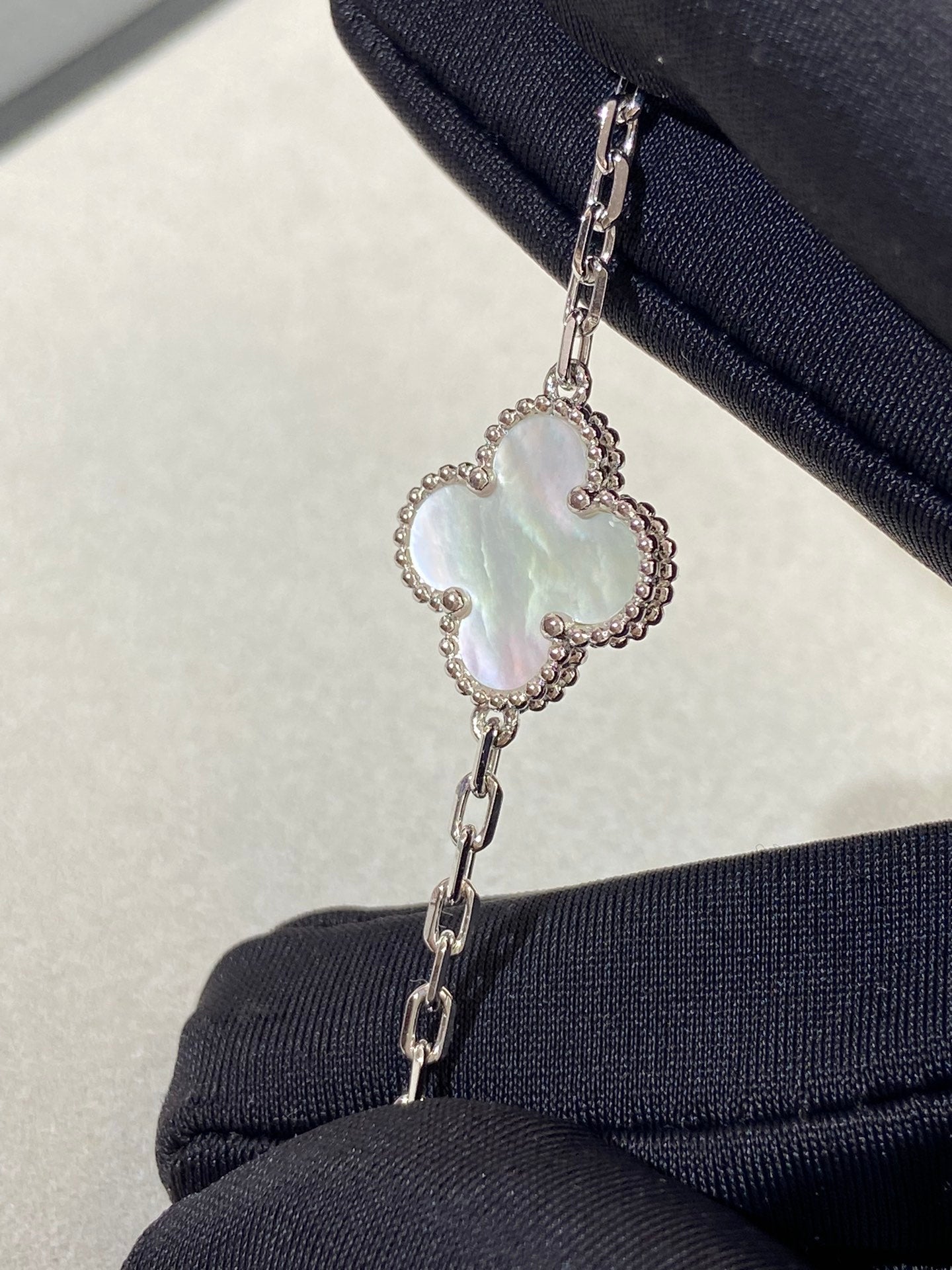 [Clover]CLOVER SILVER MOP 5 MOTIF BRACELET