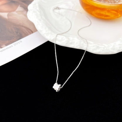 [Clover]BEE MINI PEDANT DIAMOND NECKLACE