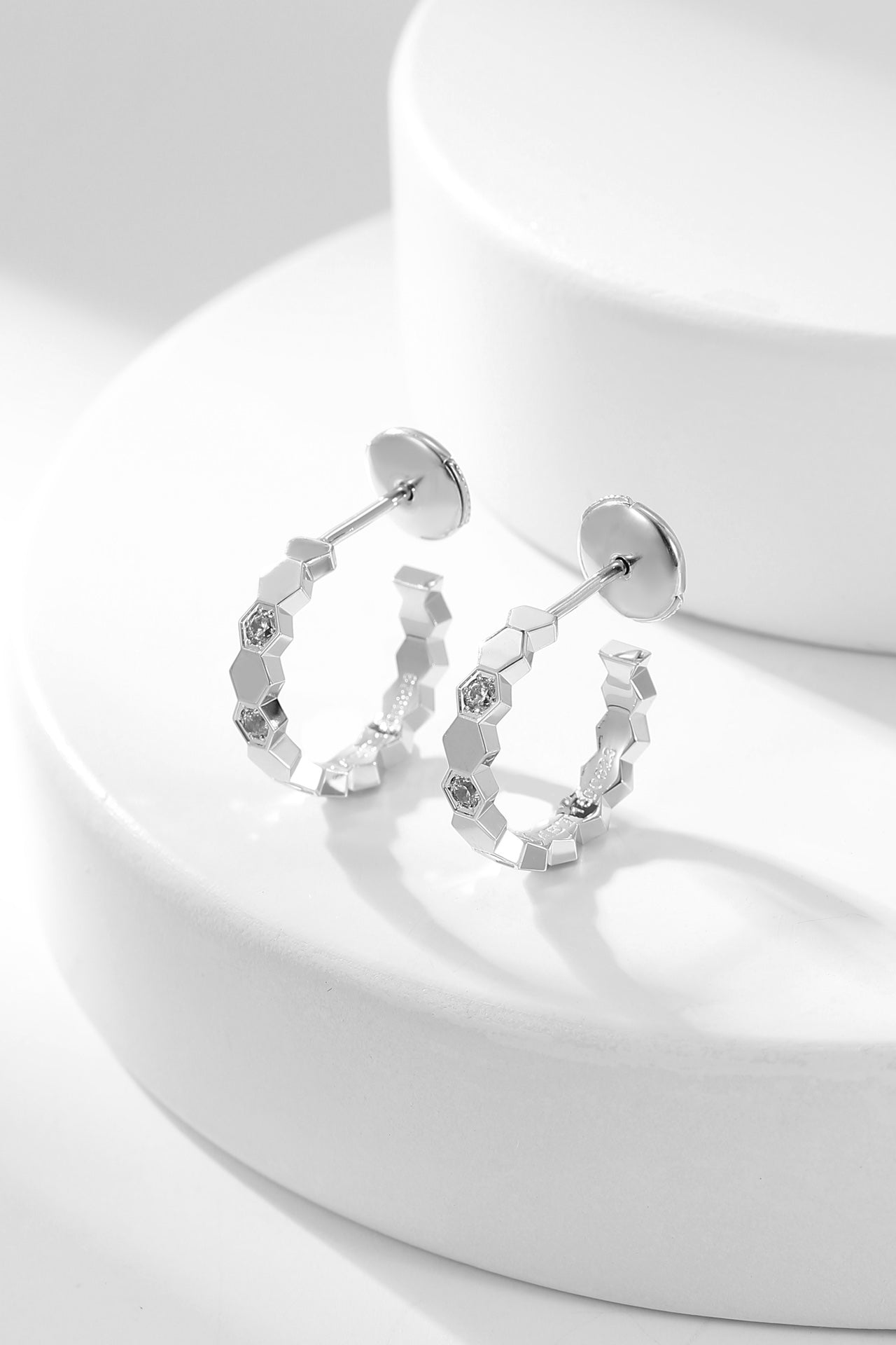 [Clover]BEE LOVE DIAMOND HOOP EARRINGS