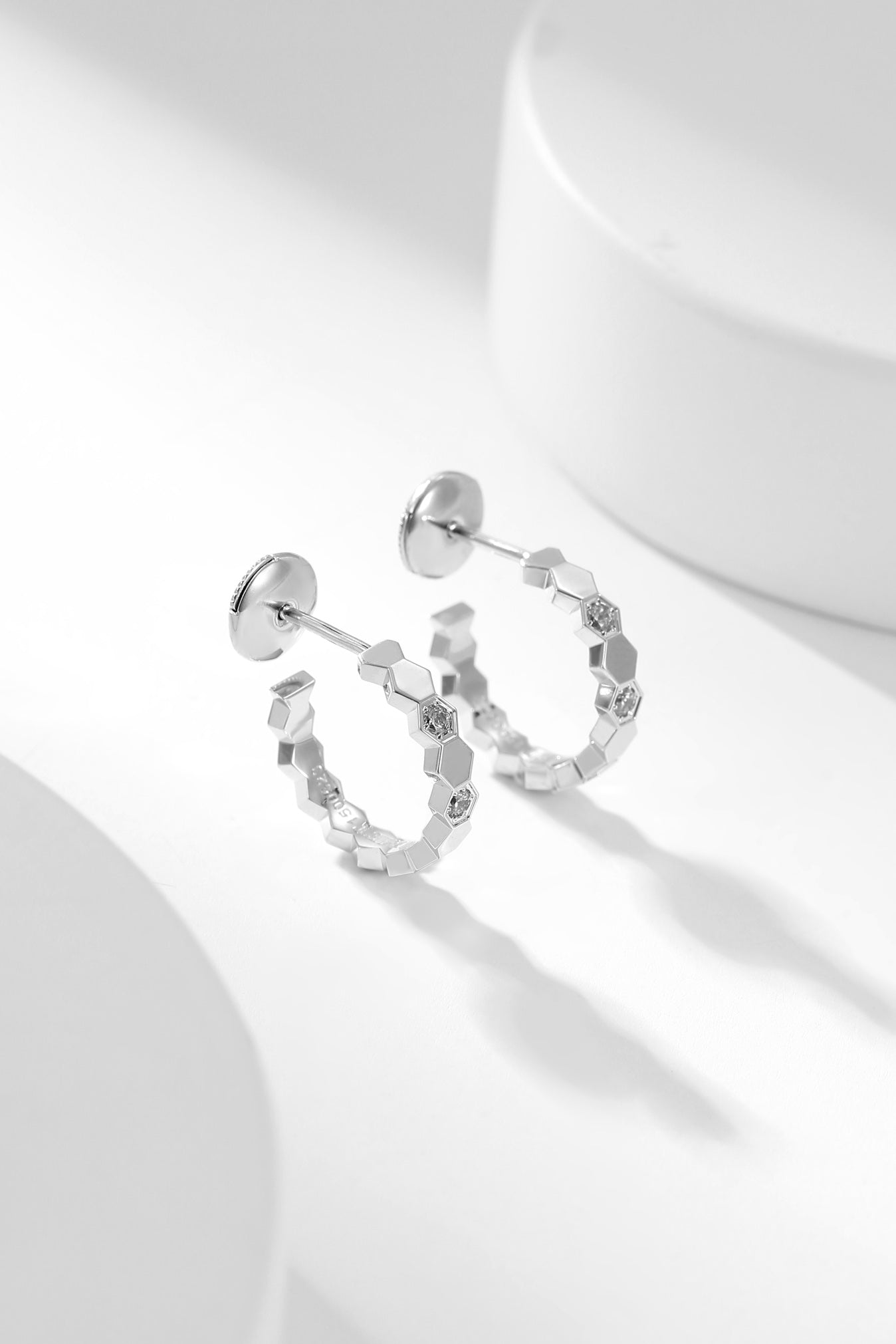 [Clover]BEE LOVE DIAMOND HOOP EARRINGS