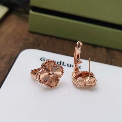 [Clover]CLOVER MEDIUM STUD EARRINGS