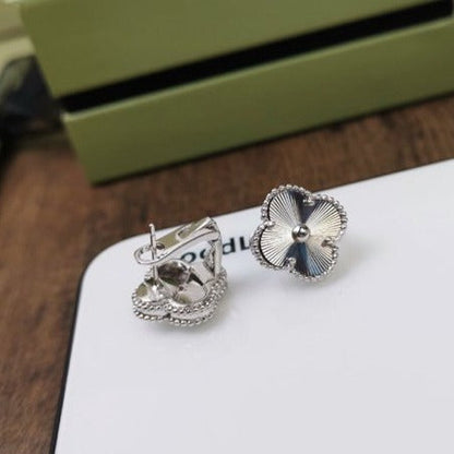 [Clover]CLOVER MEDIUM STUD EARRINGS