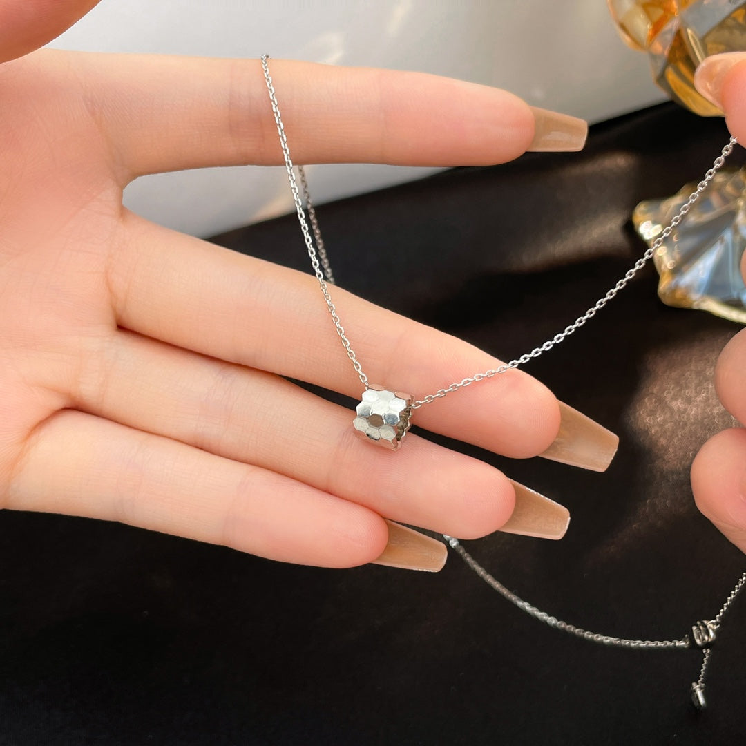 [Clover]BEE MINI NECKLACE