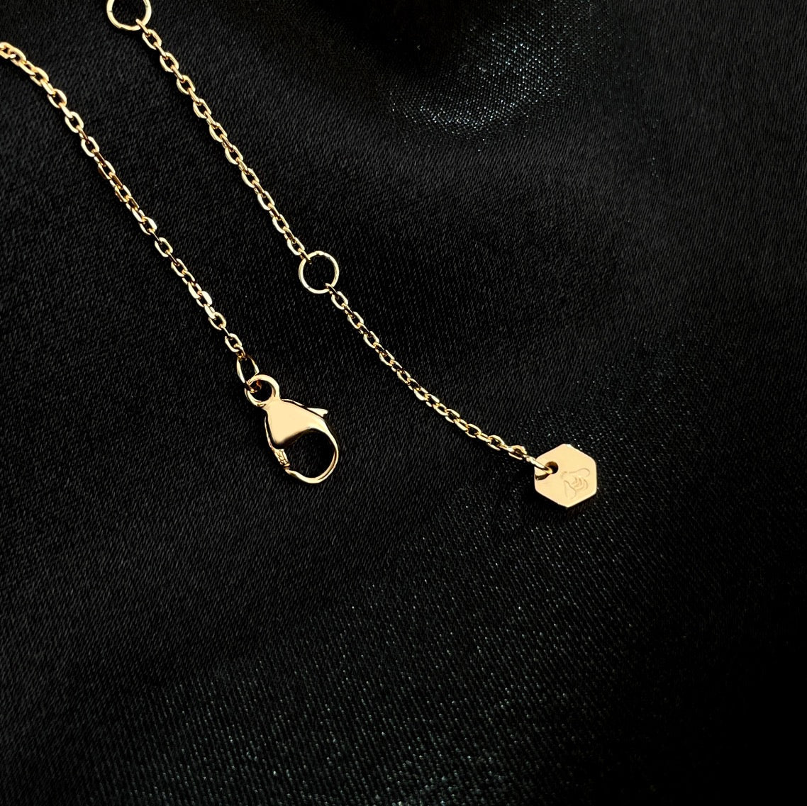 [Clover]BEE MINI NECKLACE
