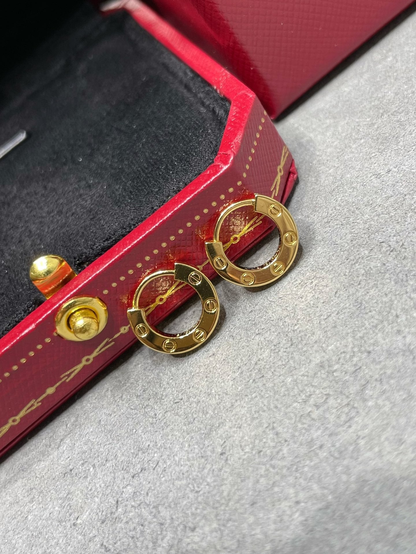 [Clover]LOVE MINI EARRINGS