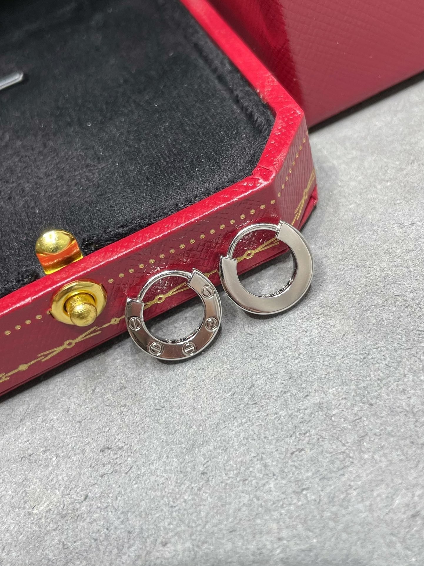 [Clover]LOVE MINI EARRINGS
