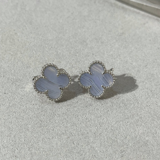 [Clover]CLOVER CHALCEDONY SILVER STUD EARRINGS