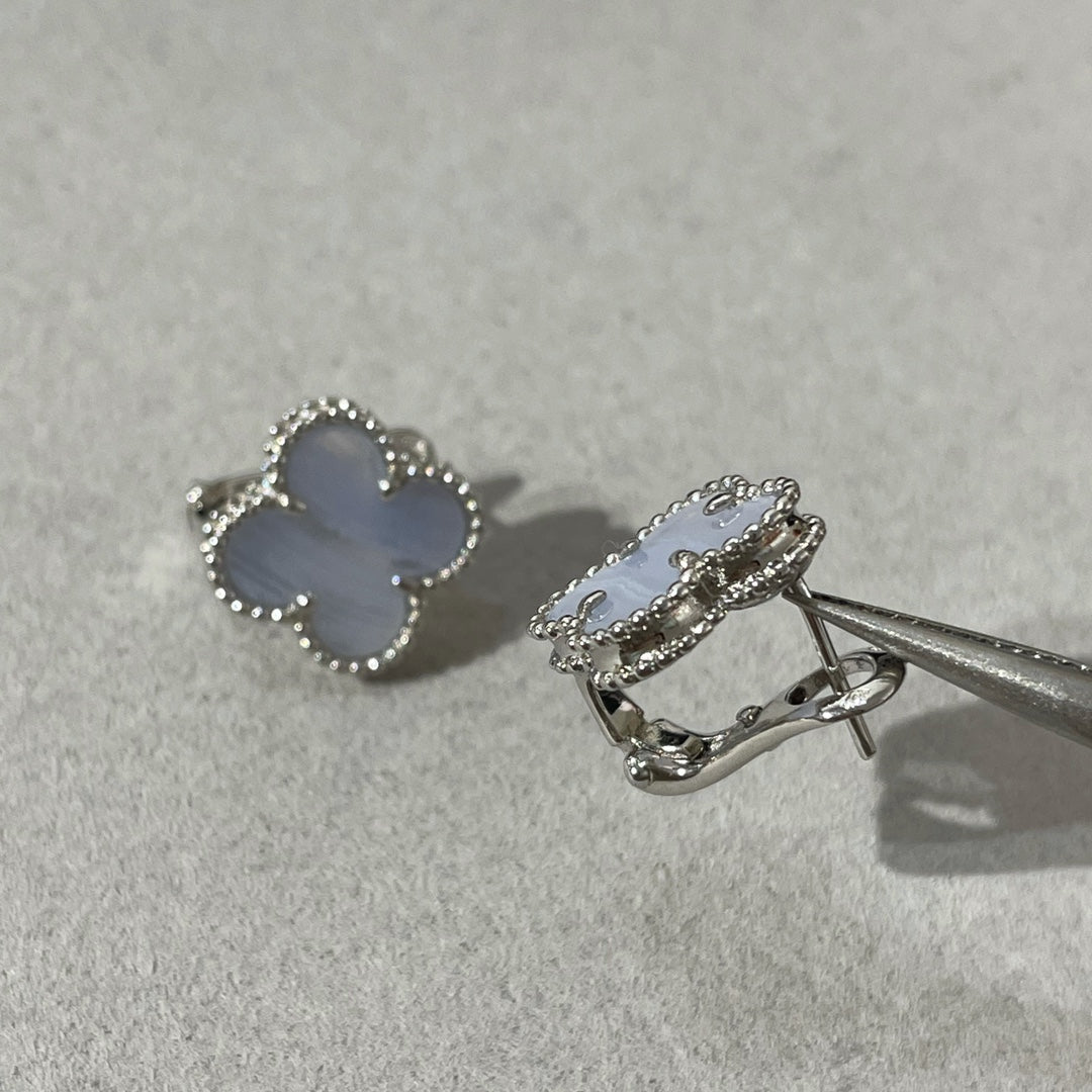 [Clover]CLOVER CHALCEDONY SILVER STUD EARRINGS