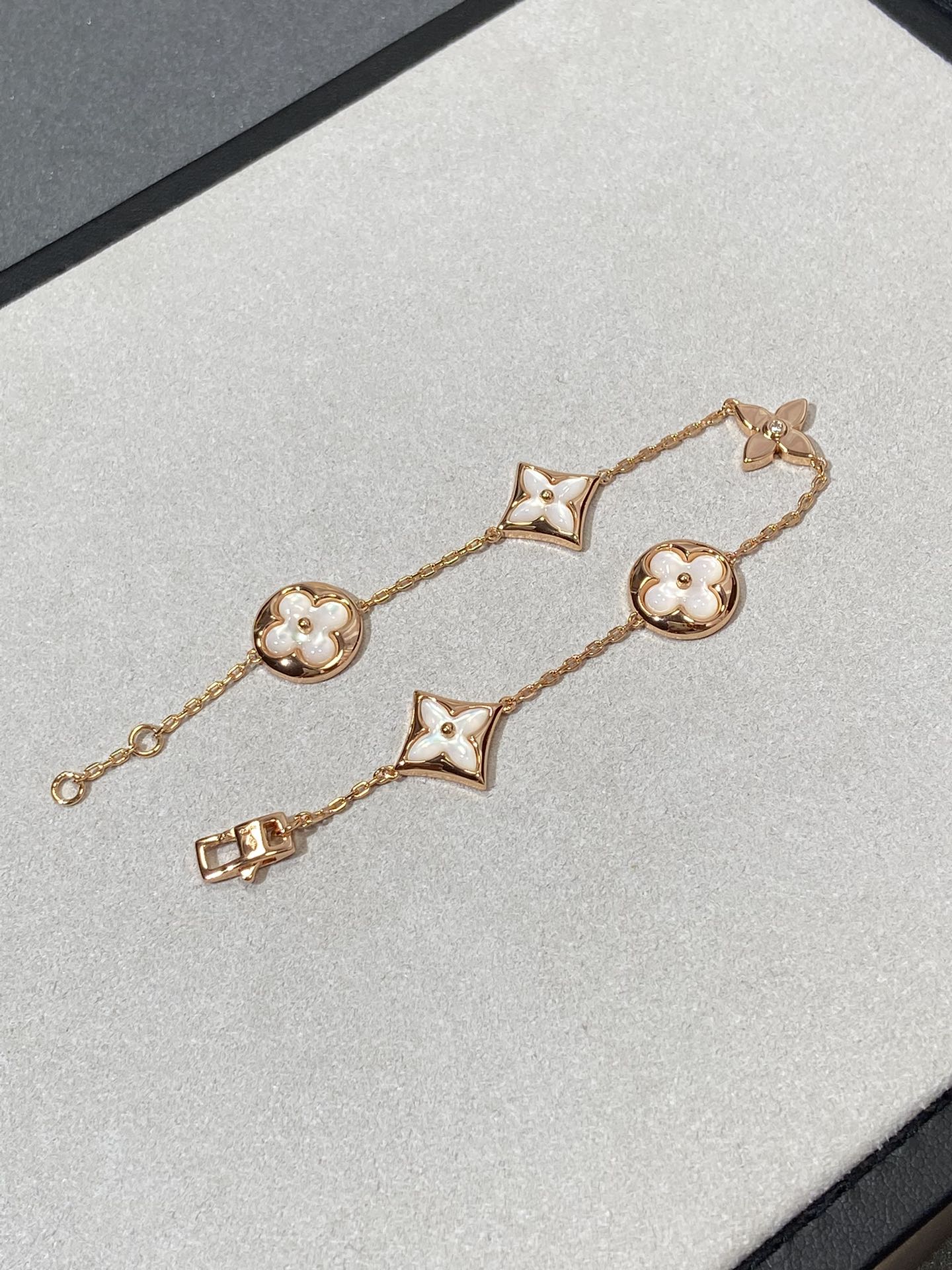 [Clover]STAR AND SUN 5 MOTIF MOP PINK GOLD BRACELET