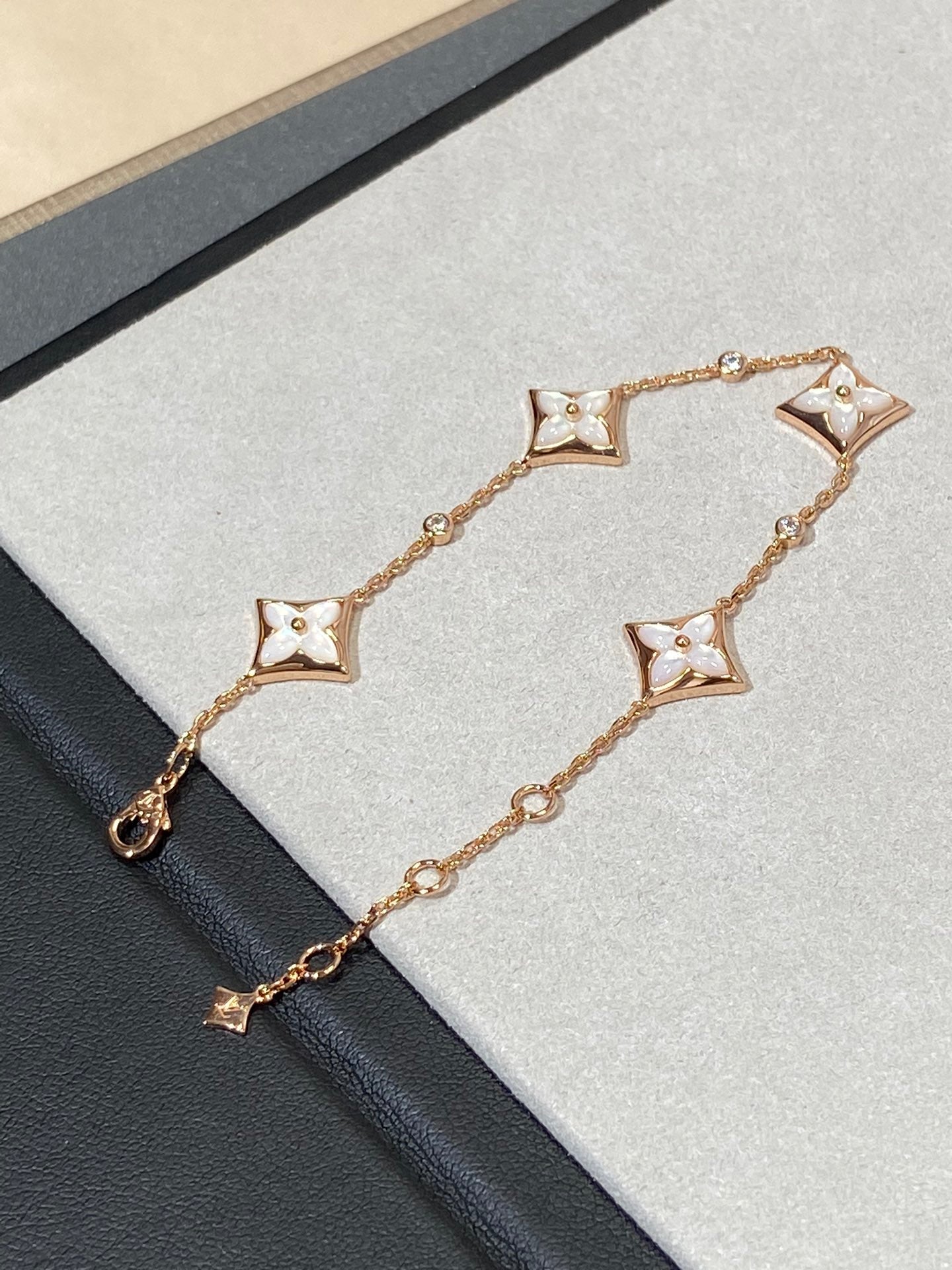 [Clover]STAR 4 MOTIF MOP DIAMOND PINK GOLD BRACELET