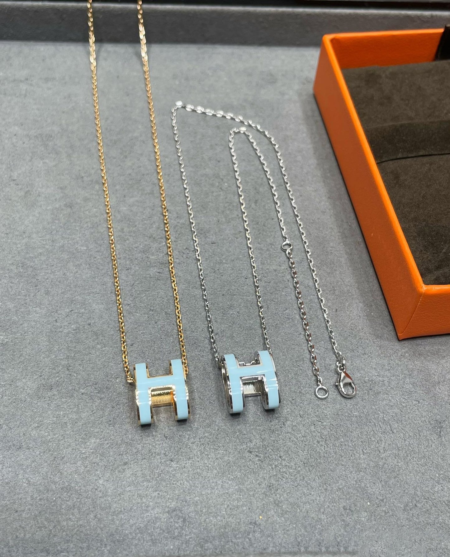 [Clover]POP H SKY BLUE NECKLACE