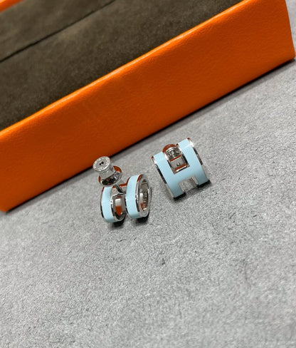 [Clover]POP H SKY BLUE STUD EARRINGS