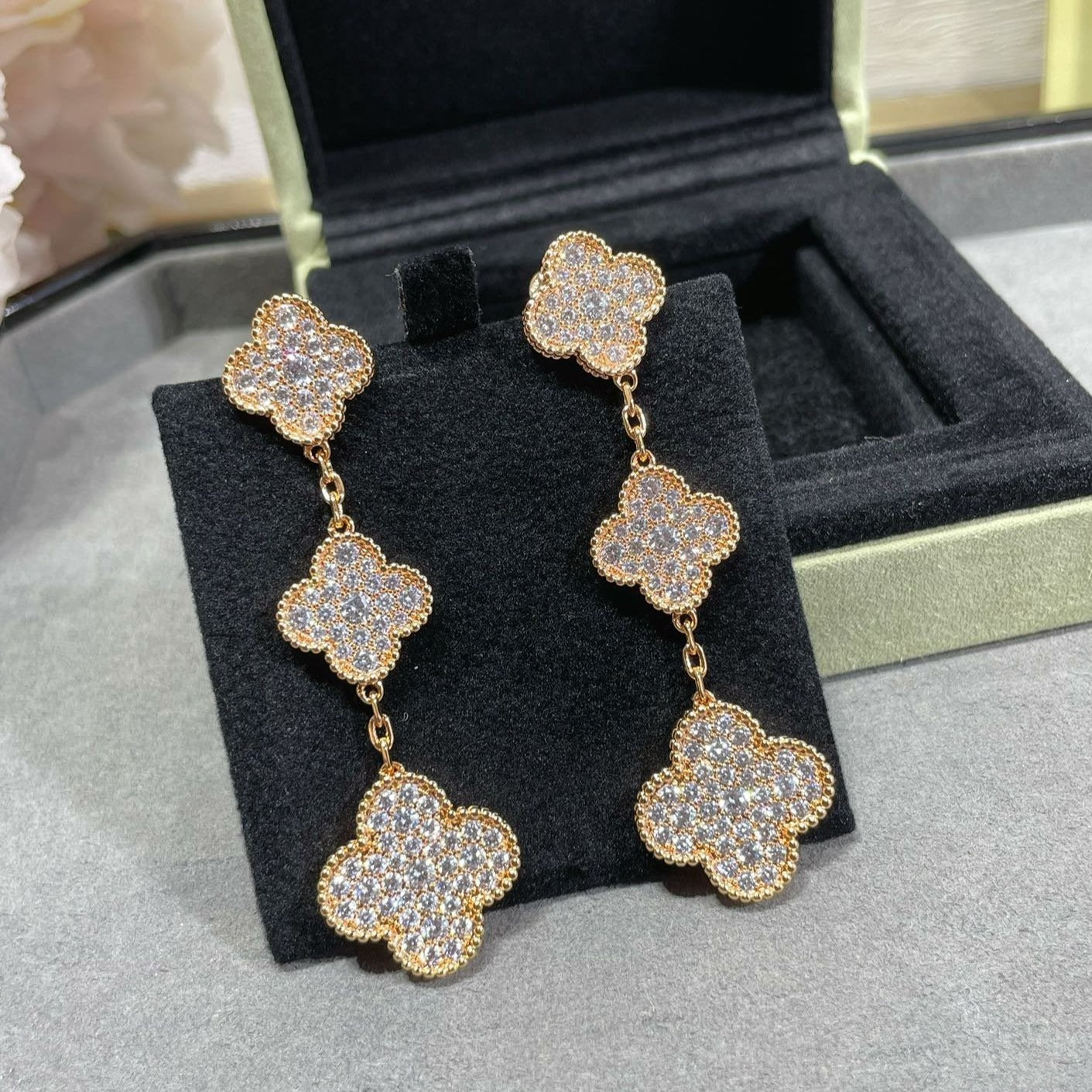 [Clover]CLOVER 3 MOTIFS DIAMOND PAVED ROSE GOLD EARRINGS