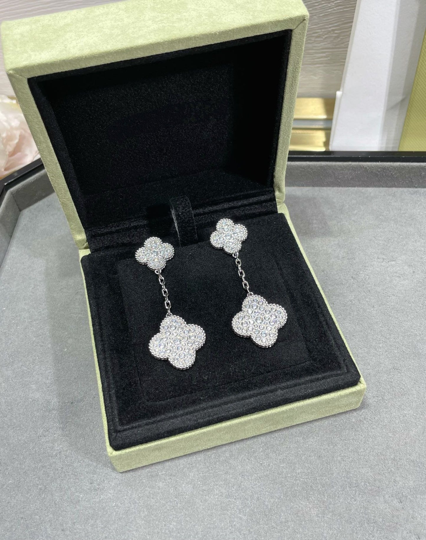 [Clover]CLOVER 2 MOTIFS DIAMOND PAVED SILVER EARRINGS