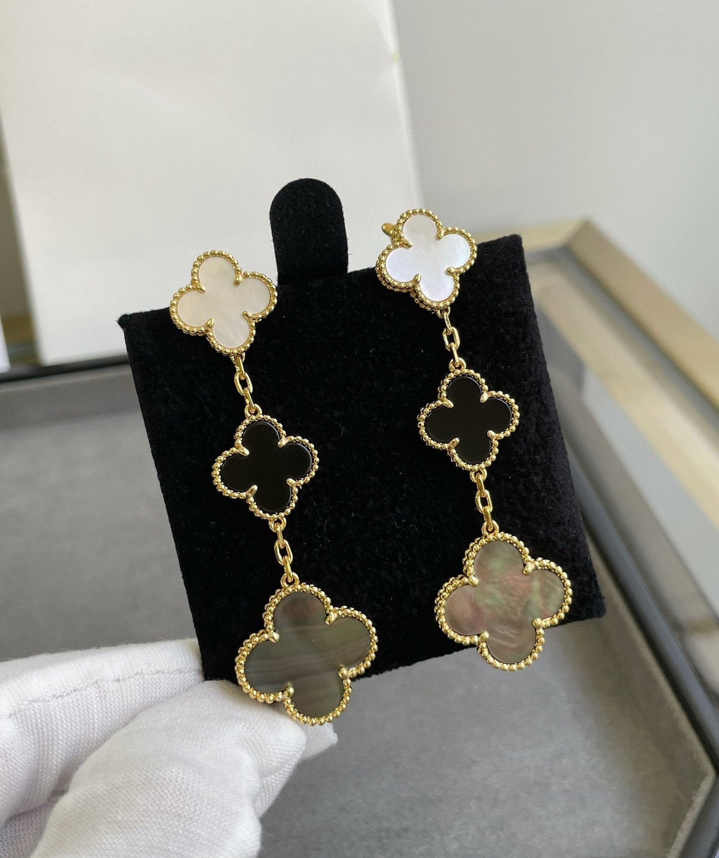 [Clover]CLOVER 3 MOTIF MOP ONYX DARK MOP PINK GOLD EARRINGS
