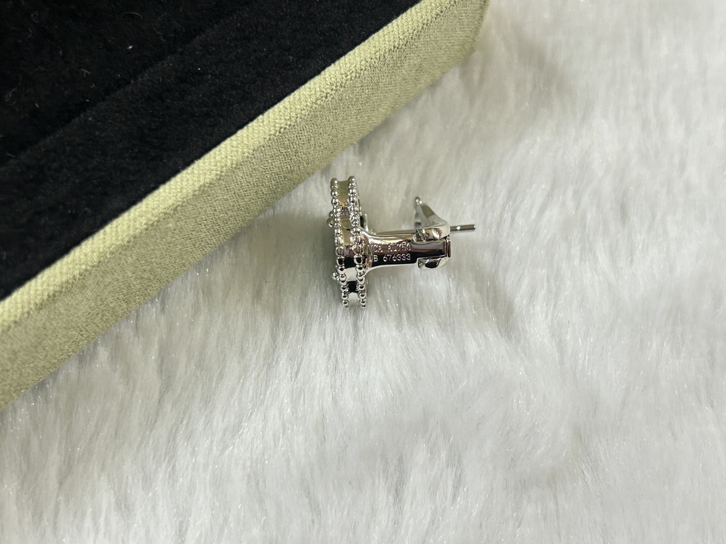[Clover]CLOVER PIETERSITE MEDIUM STUD EARRINGS