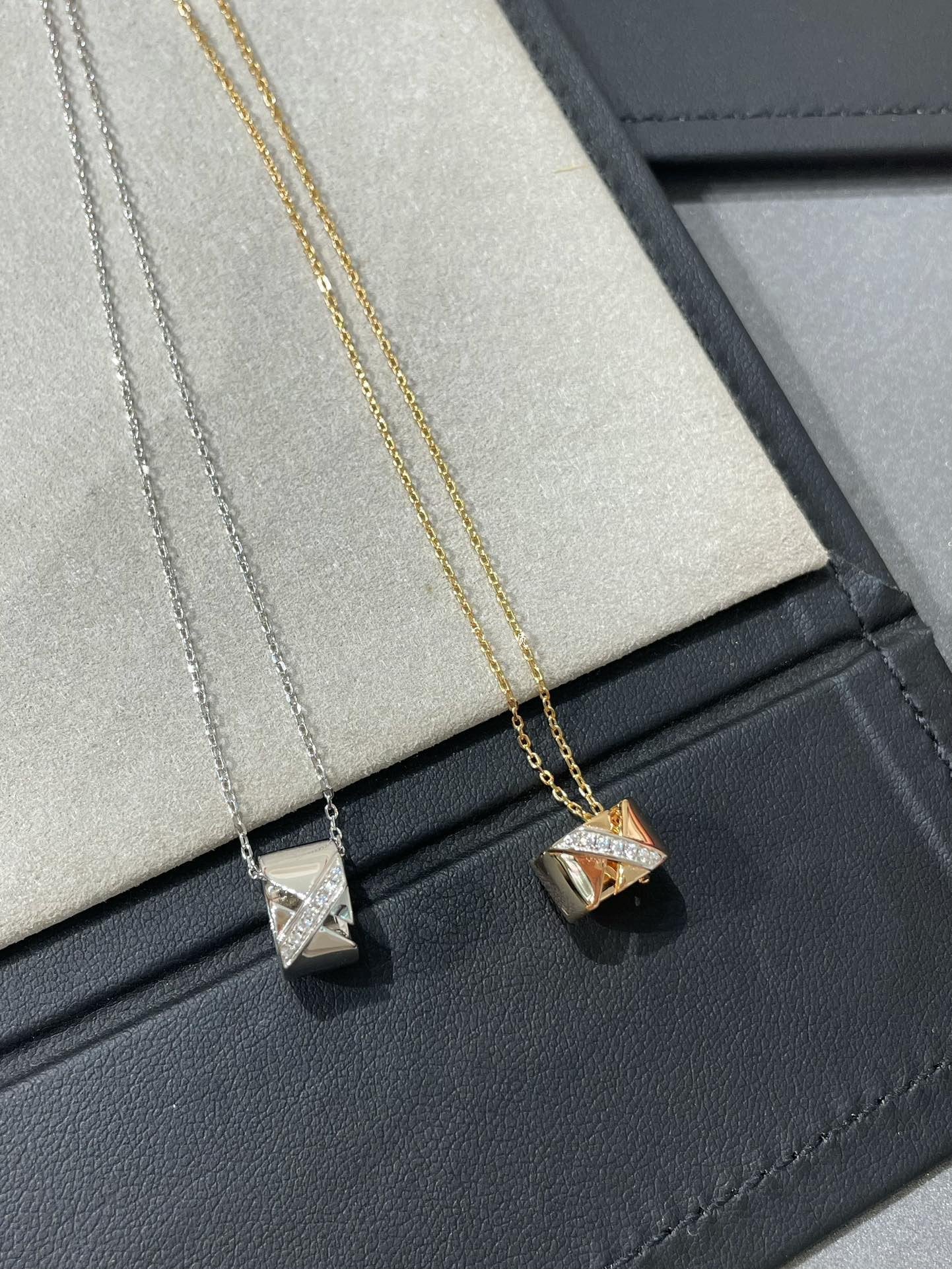 [Clover]LIENS EVIDENCE DIAMOND NECKLACE
